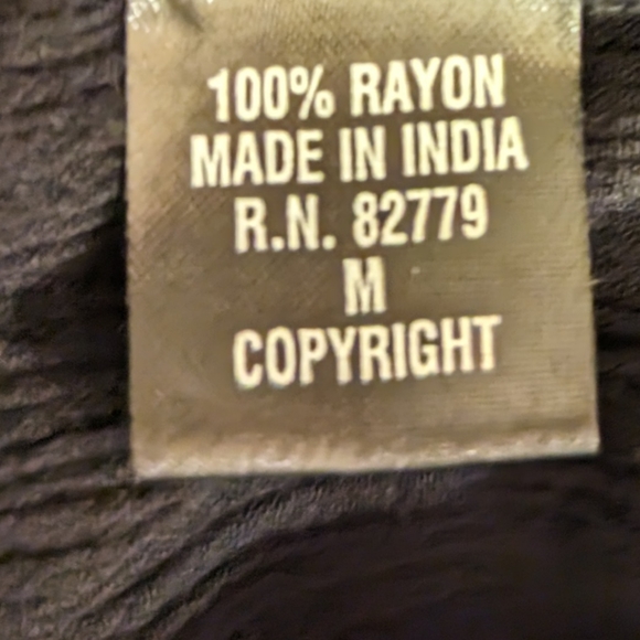 ❤️ Hannah- Supercute Top Black with Layered Ruffled Sleeves - Picture 8 of 9